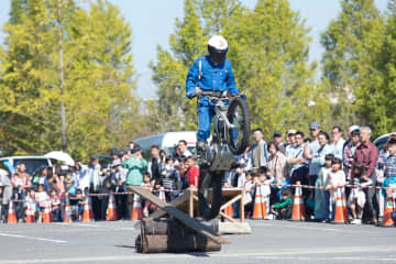 はたらく車集結！【入場無料☆交通安全フェア】豪華ステージ＆体験・遊べるイベント盛りだくさん！キッチンカーや縁日屋台も登場♪