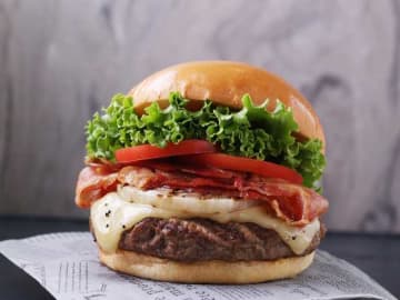 【クア・アイナ新作】燻製香る「スモーク モントレージャックチーズ」シリーズ！