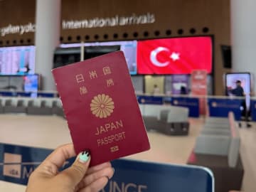 【イスタンブール空港で乗り継ぎ時間つぶし】買いたいお土産リストからハマム・美術館・睡眠スポットまで完全攻略
