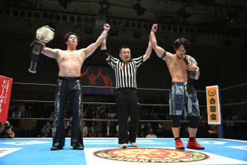 【新日本】YOH＆ワト、『SJTL』開幕2連勝！コナーズ＆永井の猛攻を、生え抜きタッグの絆で粉砕「俺たちが栄冠を掴みます」