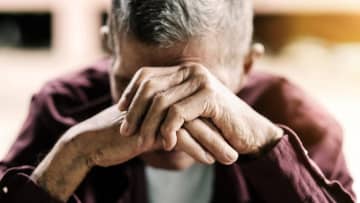 月額15万円のはずでは…サ高住に入居した「年金月17万円」の79歳男性、請求書を思わず二度見。“笑顔の絶えない日々”を一瞬で奪った〈衝撃のサービス利用料〉
