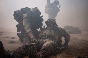 フィクションでは決して描き得ない“戦争そのもの”がスクリーンに出現 『ウォーフェア 戦地最前線』場面写真