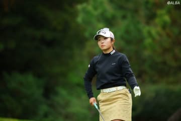＜中間速報＞佐久間朱莉が9打リードの単独首位で後半へ　中国の15歳アマ、菅楓華、岩井明愛が追走中