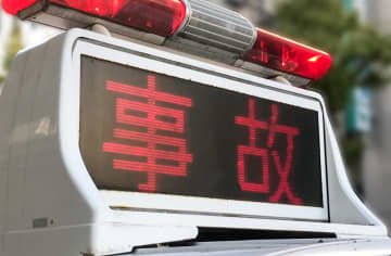 神奈川・厚木市の圏央道でトラック横転事故　一時通行止めに
