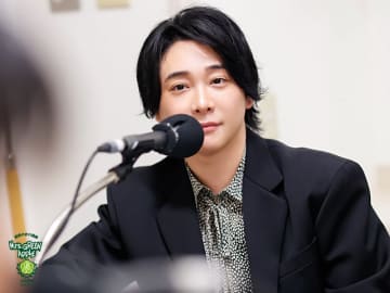 Mrs. GREEN APPLE大森元貴「ヤバい、これ初めて言った！」5大ドームツアー『BABEL no TOH』グッズ裏話で思わずポロリ発言!?