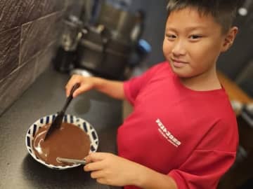 小原正子、長男が作った“渋い”スイーツに家族が絶賛「んま～っ!!!!」
