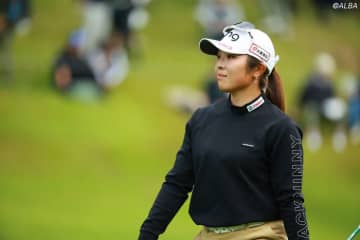 佐久間朱莉が今季4勝目へ王手　8差2位に菅楓華　渋野日向子は44位で最終日へ