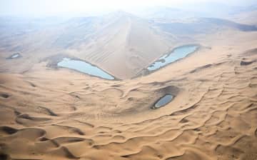 世界自然遺産バダインジャラン砂漠の秋　中国内モンゴル自治区