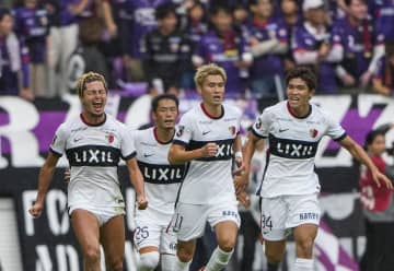 J1鹿島、引き分けて柏と1差に　新潟は降格決定