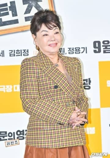 キム・スミさん、死去から1年…息子夫婦が生前の日記による収益金を寄付