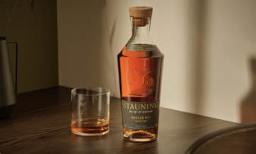 デンマーク発「STAUNING WHISKY」から世界最高評価の限定ウイスキー登場｜北欧のクラフト精神が息づく一杯