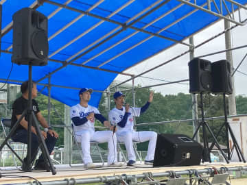 中日、藤嶋と上林が中日青葉学園「青葉まつり」に参加