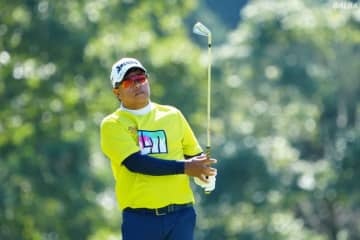 P・マークセンが単独首位発進　福岡シニアOP歴代覇者の宮本勝昌は1打差2位