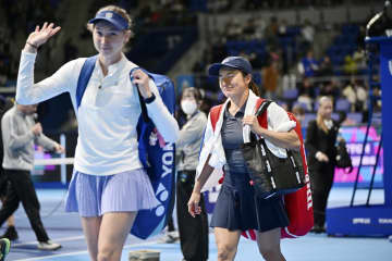 東レ女子テニス、青山組が敗退　準決勝で第3シードに