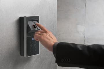 指紋認証ロックを何度も突破、見知らぬ男性が女性宅に侵入―中国