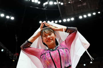 【体操】杉原愛子　１度は現役引退も…床運動で涙の金メダル　ファン歓喜「尊敬と感動」