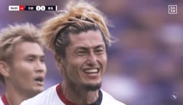 足が痙攣しても突っ込む！鈴木優磨、魂の“足裏ゴール”が話題沸騰「動き直し凄い」「漢の中の漢すぎる」鹿島を救う劇的同点弾の瞬間