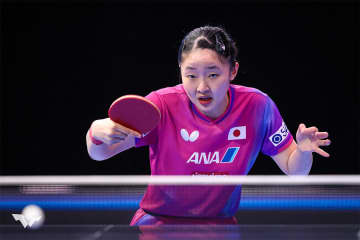 張本美和 チームの先輩・平野美宇に逆転勝ちでベスト8進出【卓球 WTTロンドン】