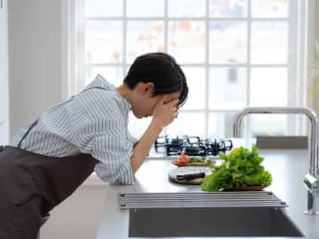 「逆に損した気分」安上がりの節約料理を作る妻に家族が意外な反応…50歳・世帯年収600万円女性の失敗