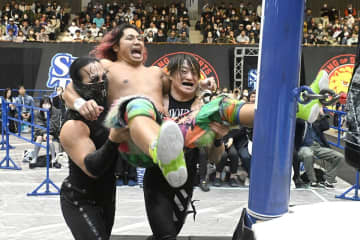 【新日本・ＳＪＴＬ】高橋ヒロム＆外道の「外道夢道」が無念の終戦　DOUKI＆SHOに痛恨２敗目