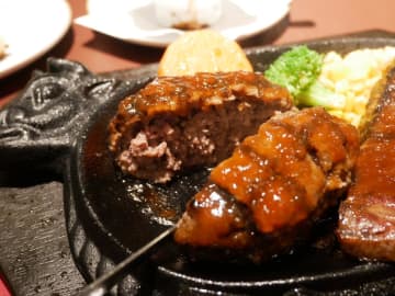 【必食】この味で1千円台は凄すぎる…!!「俺の炭火焼ステーキ 渋谷」で絶対食べるべき“神ランチ”を発見