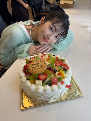 浜辺美波の“お忍びデート”が示した覚悟！ 清純派女優の熱愛報道が問う「アイドル的ファン心理」の限界