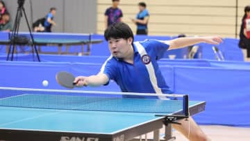 東北福祉大・鈴木生吹喜、法政大・佐藤卓斗との激戦制して東北勢唯一のランク決定戦へ＜卓球・全日学2025/男子シングルス3回戦①＞