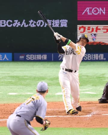【日本Ｓ】ソフトバンク・近藤健介　復帰即タイムリーも初戦惜敗…虎党の熱気に感嘆「応援すごいっすね」