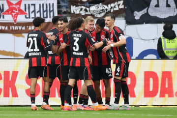 “日本人対決”は堂安律に軍配！　フランクフルト、公式戦5試合ぶりの勝利でザンクトパウリ撃破