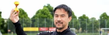 昨年5月に現役引退！日本代表レジェンド岡崎慎司が語る“新たなる挑戦”｢チームで結果を出すことが自分の証明になる｣その先にある夢
