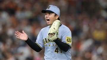 「粘ってたら逆転してくれるって信じてた」阪神・村上頌樹がくり返した仲間への感謝と信頼　初戦を制し「甲子園で決める」宣言