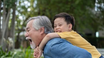 「こんな大金使った覚えないぞ…」70歳年金暮らし男性、まったく心当たりのない「57万5,500円」のクレカ請求に震え。原因は夏休みに遊びに来ていた「可愛い8歳の孫」【CFPの助言】