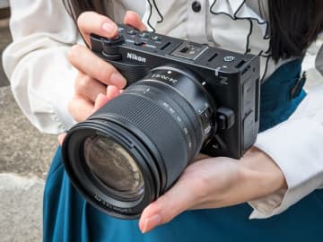 デジカメ動画Watch：ニコン ZR RED譲りの画づくりを軽快な小型ボディで