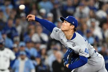 「463億円は安すぎる」　山本由伸、至高の105球完投に米記者絶賛の嵐「歴史的で圧倒的」「なんてパフォーマンス」