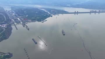 中国・長江流域のダム群、総貯水量1千億立方メートル超す