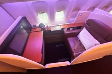 JAL、東京/羽田〜シンガポール線にファースト・プレエコ設定　777-300投入
