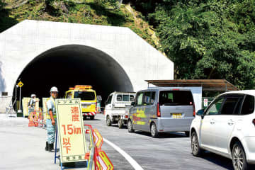 国道140号、通行止めを延長…来年2月末まで　埼玉・秩父市大滝　新たな落石が発生、追加工事が必要に　建設中で暫定的に供用の大滝トンネル、引き続き一般車両の通行が可能