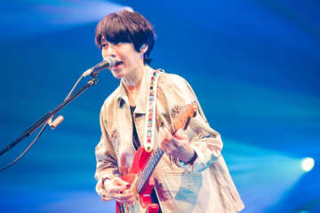 山内総一郎、メジャーデビュー後初ライブ＜OCTOBER SONGS＞開催。アフタームービー公開