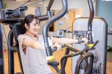 1回「2万円」のパーソナルジムに通う妻。「普通のジムだとサボってしまう」とのことですが、駅前の「月1万円・通い放題」のジムのほうがコスパがいいのではないでしょうか？