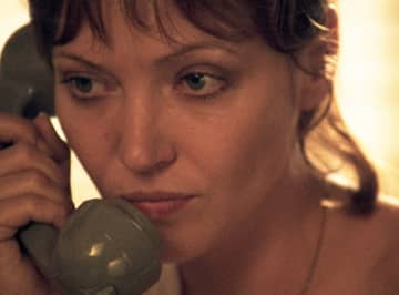 日本初公開となるメーサーロシュ・マールタ監督の傑作『ジャスト・ライク・アット・ホーム』冒頭映像