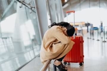 「苦情を入れるなら…」機内アナウンスでパイロットが“衝撃発言”。遅延でイライラする一部始終を乗客が撮影