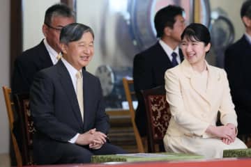 陛下と愛子さま、雅楽鑑賞　皇居で秋季演奏会