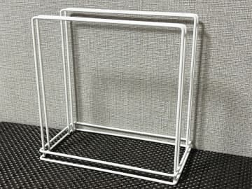 セリアの『ふきんかけ』、ダンボールを入れると…？「ストレスが解決した！」【活用法3選】