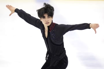 東日本フィギュア、男子は吉岡V　三宅が2位