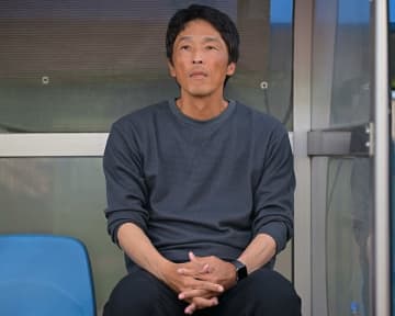 「全部の責任は自分にある」J２降格決定で湘南の山口智監督が謝罪。サポーターへは「謝っても謝り切れない」