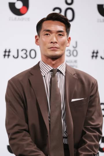 槙野智章、妻に「完敗です」ポジション争いした家族ショット公開→「お似合いすぎ」「槇野ファミリーだぁ」