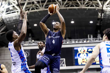 【Bリーグ1部】横浜BC、イングリスが31得点挙げ2連勝　川崎は三遠に敗れる