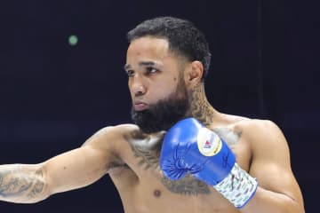 悪童ネリが負傷判定で勝利　前日敗北のカシメロが試合後リングイン＆握手も…「興味はない」