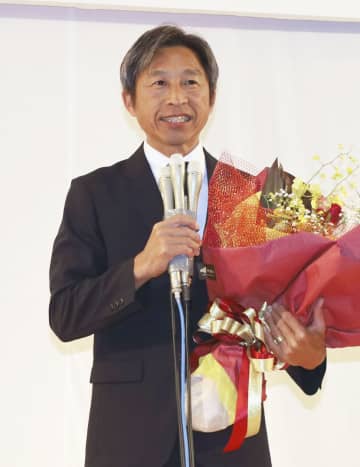長野市長に荻原氏再選　知名度生かし4新人破る