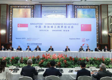 李強総理、中国・シンガポール商工界座談会に出席